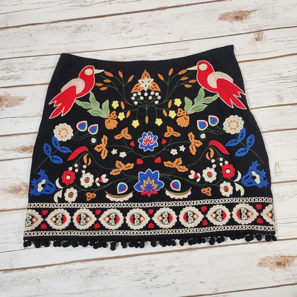 Umgee embroidered bird and flower boho mini skirt fully lined woman's size large - Picture 2 of 13